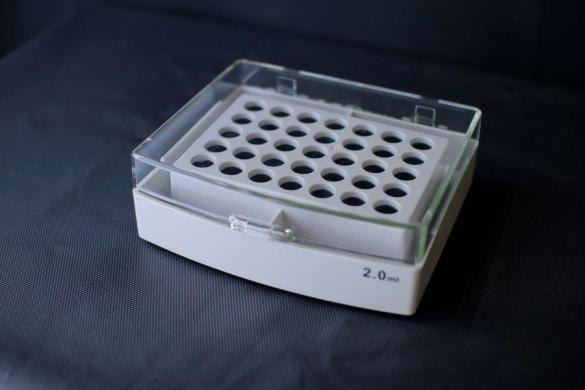 AS ONE D-100 Block for 35 x 2mL Microtubes-cover