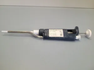 Gilson Pipetman P100 N Variable Volume Pipette, 3 of 3