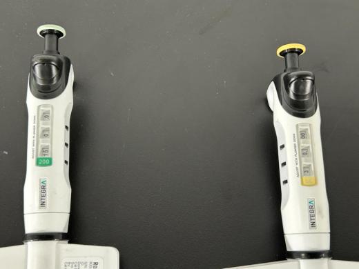 INTEGRA Biosciences Set of 4 Multichannel 8-Channel Pipettes for Precise Liquid Handling-cover