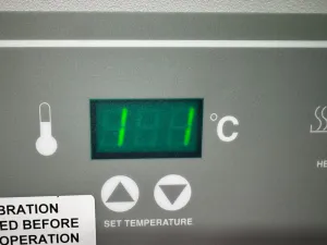 Agilent G2545A Hybridization Oven with Rotating Platform for Molecular Biology, 2 of 4