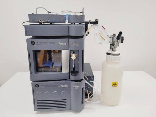 Waters nanoACQUITY UPLC Sample Manager and Binary Solvent Manager System Components-cover