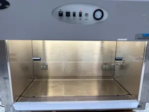 NuAire NU-425-400 BioSafety Cabinet, 3 of 4