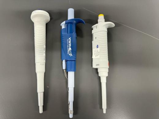 Single Channel Laboratory Micropipettes - Pack of 3-cover