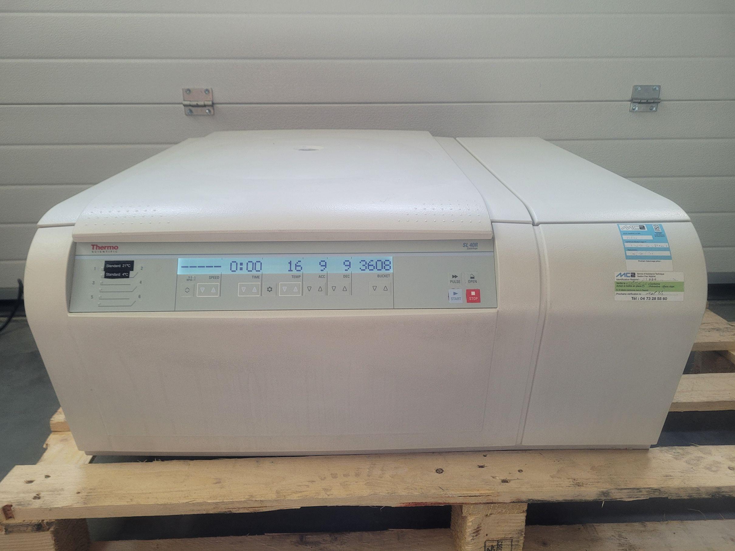 Refrigerated Centrifuge SL 40R 75004527 THERMO FISHER SCIENTIFIC With TX-400 Rotor