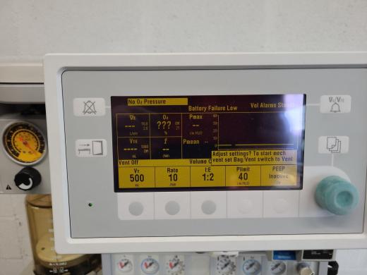 Datex Ohmeda Aestiva 5 Anaesthetic Machine Lab-cover