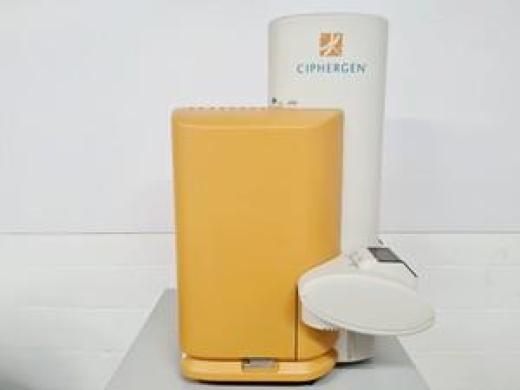 Ciphergen ProteinChip System Series 4000 Lab-cover