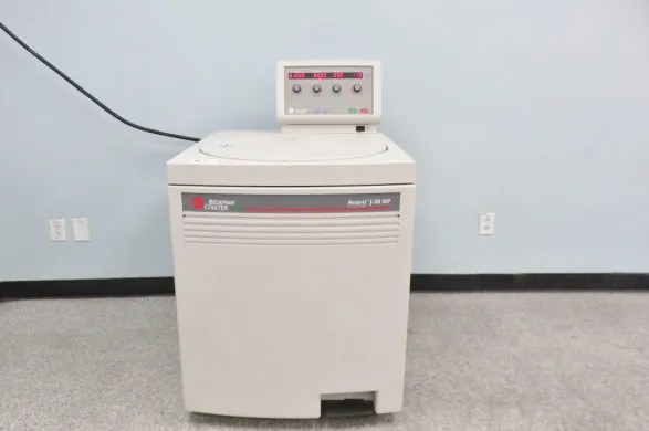 Beckman Coulter Avanti J-20 XP Refrigerated Superspeed Floor Centrifuge (6L, 26,000 RPM)