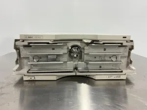 Agilent Technologies 1100 Series G1316A Temperature-Controlled HPLC Column Compartment, 3 of 4