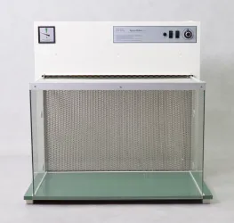 Spruyt Hillen HLF23a Laminar Crossflow Cabinet for Sterile Work Environments, 2 of 3