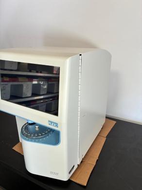 Nova Biomedical BioProfile FLEX2 Multiparameter Biochemical Analyzer with Integrated Sample Carousel-cover