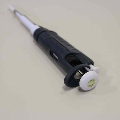 Pipette 2-20 µL GILSON PIPETMAN P20-cover