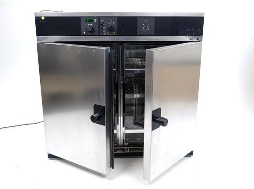 Memmert BE 600 Laboratory Incubator, 256 L, 70 °C, 3 Perforated Shelves-cover