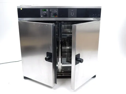 Memmert BE 600 Laboratory Incubator, 256 L, 70 °C, 3 Perforated Shelves