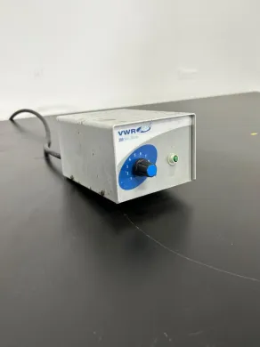 VWR 200 Mini Stirrer – Compact Laboratory Magnetic Stirrer with Speed Control