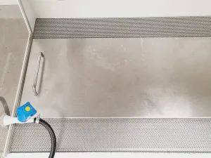 Microflow Laminar Flow Workstation Model VLF 20136, 11 of 18