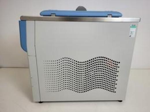 Thermo Scientific VersaCool Refrigerated Circulating Water Bath Lab-cover