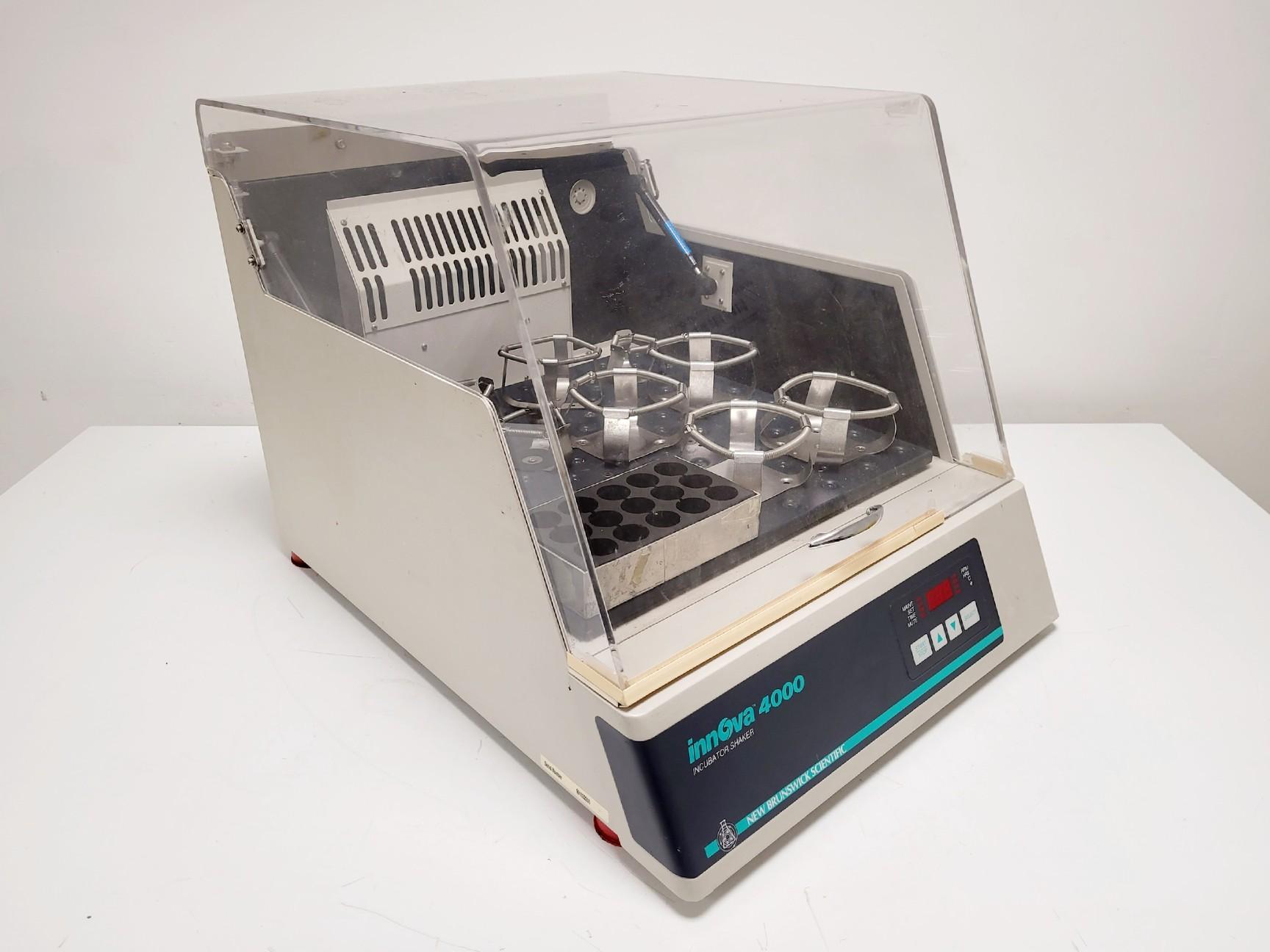 New Brunswick Scientific Innova 4000 Shaking Incubator for Controlled Temperature and Agitation