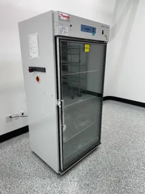Thermo Fisher Scientific Reach-In CO2 Incubator Model 3950 for Precise Cell Culture