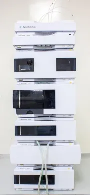Agilent 1200 Series HPLC System with G1365B MWD Detector and G1312A Binary Pump, 4-40°C, 100 Sample Capacity