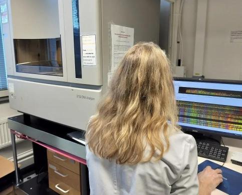 Applied Biosystems 3730 DNA Analyzer-cover