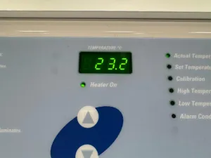 Thermo Fisher Scientific VWR BOD Incubator Model 3733A with Digital Temperature Control, 3 of 3