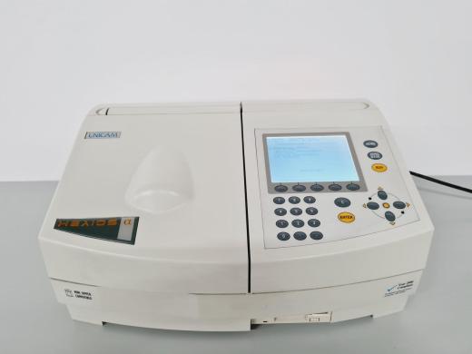 Unicam Model Helios Alpha Spectrophotometer Lab-cover