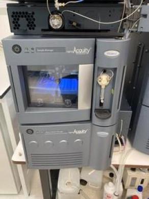 Waters Xevo G2 Q-Tof LC-MS Mass Spectrometer with Acquity UPLC Lab-cover