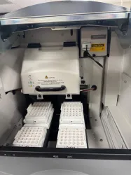 Beckman Coulter PA 800 plus Capillary Electrophoresis Pharmaceutical Analysis System, 2 of 4