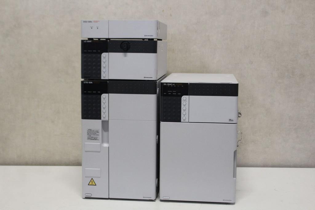 Shimadzu Prominence HPLC System with Degasser, Binary Pump, Column Oven, and Autosampler