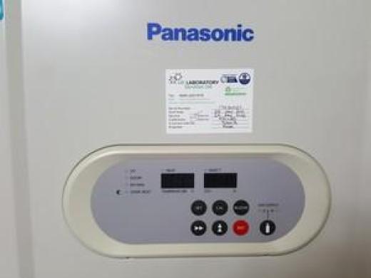 Panasonic CO2 Laboratory Incubator  Model - MCO-18AC-PE Lab-cover