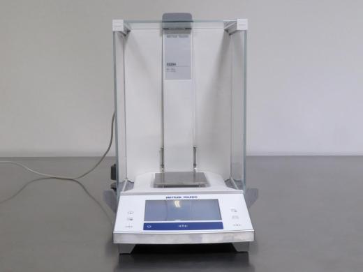 Mettler Toledo XS204 Analytical Balance with 220 g Capacity and 0.1 mg Readability-cover