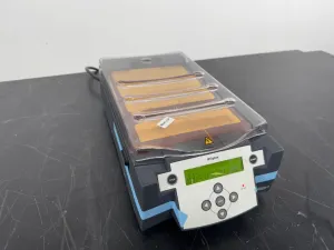 Pharmacia Biotech IPGphor Isoelectric Focusing System for Protein Separation, 2 of 4