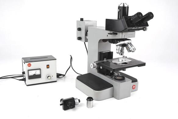 Leitz Orthoplan Metallurgical Trinocular Microscope with NPL Fluotar 4x/10x/20x/40x Objectives-cover