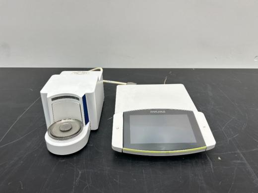 Sartorius Cubis MCA10.65-2500-M Microbalance with Touchscreen and Draft Shield-cover