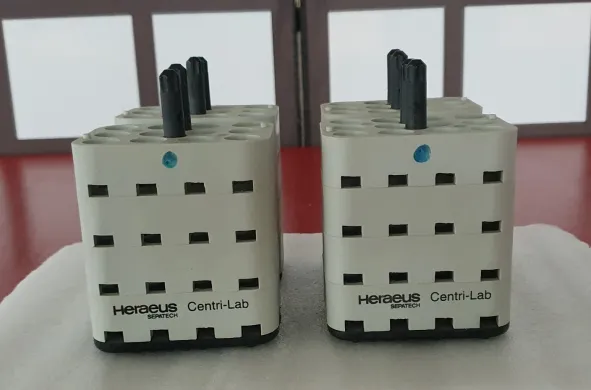 Heraeus centrifuge adapters for 4 x 12 tubes