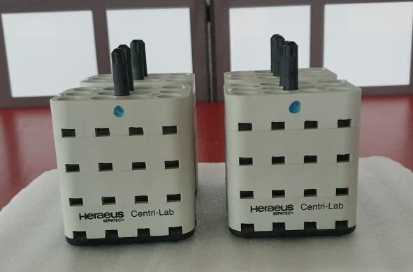 Heraeus centrifuge adapters for 4 x 12 tubes-cover