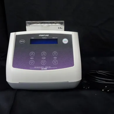AS ONE MyBL-100C Dry Bath Heater with Programmable PID Temperature Control