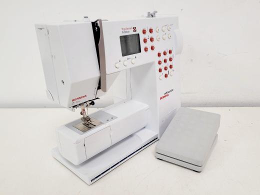 Bernina Activa 230 Patchwork Edition Sewing Machine with Carry Bag and Accessories-cover
