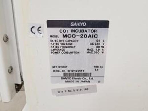 Sanyo Type MCO-20AIC CO2 Laboratory Incubator Double-Stack  lab-cover