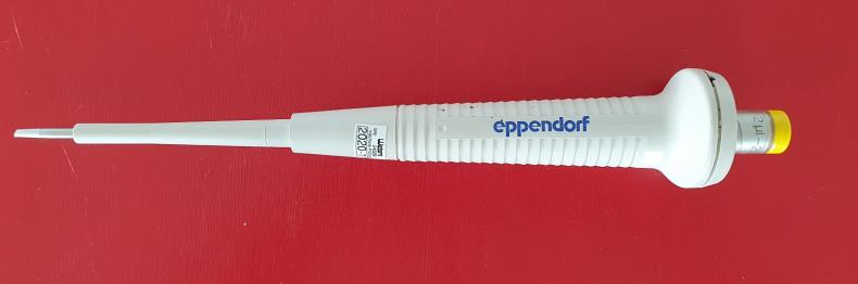 Eppendorf pipette 2 µL - 20 µL-cover