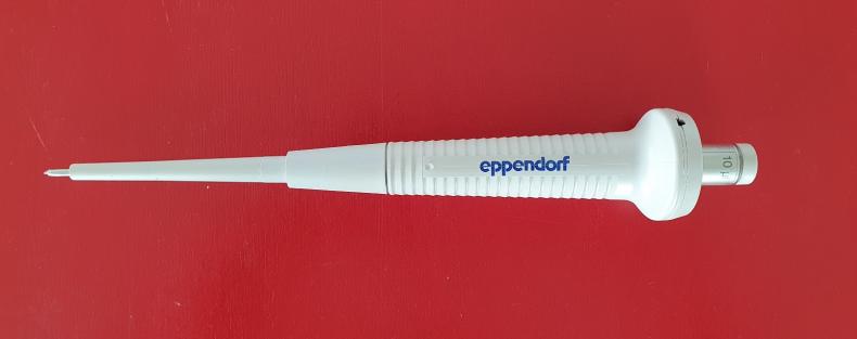 Eppendorf pipette 10 µL-cover