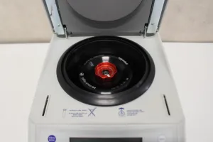 Eppendorf 5424R Refrigerated Centrifuge, 2 of 6