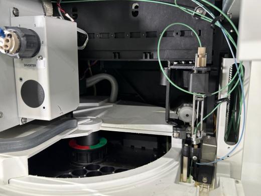 Thermo Scientific Dionex ICS-5000+ High-Performance Ion Chromatography HPLC System-cover