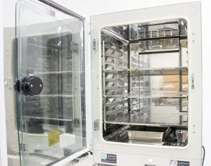Panasonic MCO-170AICUVL-PA CO2 Laboratory Incubator with Touchscreen Control, 5.8 cu.ft., 5 of 11