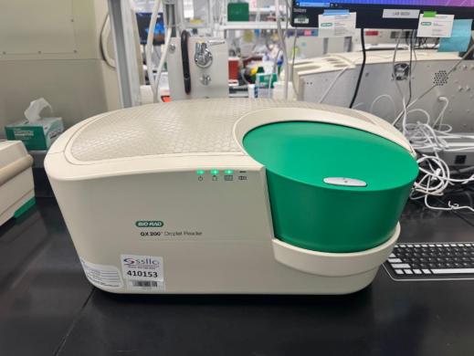Bio-Rad QX200 Droplet Reader for Digital PCR Analysis-cover