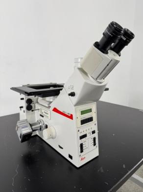 Leica DMIRE2 Inverted Microscope with Binocular Head and Integrated Control Panel-cover