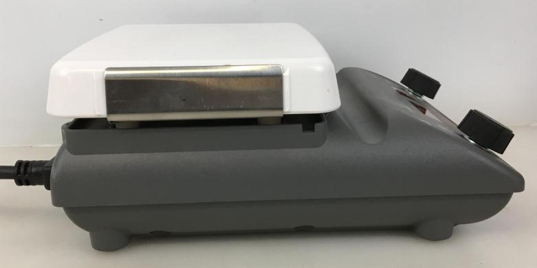 Corning PC-420D Digital Stirring Hot Plate with 5" x 7" Pyroceram Top-cover