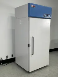 Thermo Scientific Revco UGL3020AS Single-Door Laboratory Refrigerator with Digital Temperature Control, 2 of 6