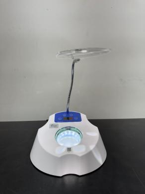 Cole-Parmer 1412-04 CC-200 Illuminated Microbial Colony Counter with Adjustable Magnifying Lens-cover