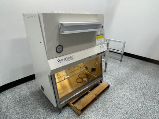 The Baker Company SterilGARD 4' Class II Biological Safety Cabinet-cover